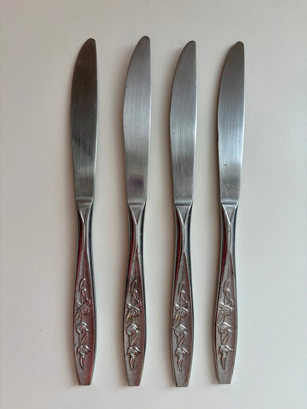 Vintage EKCO Eterna Rose Cotillion Dinner Knives Set of 4 Stainless Taiwan